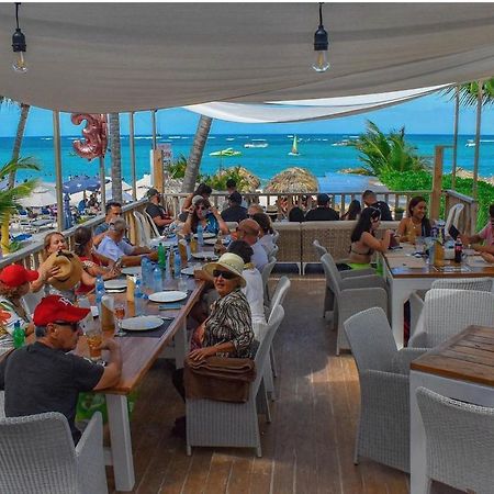 Los Corales Villas And Suites - Beach Club, Spa, Restaurants Punta Cana Bagian luar foto