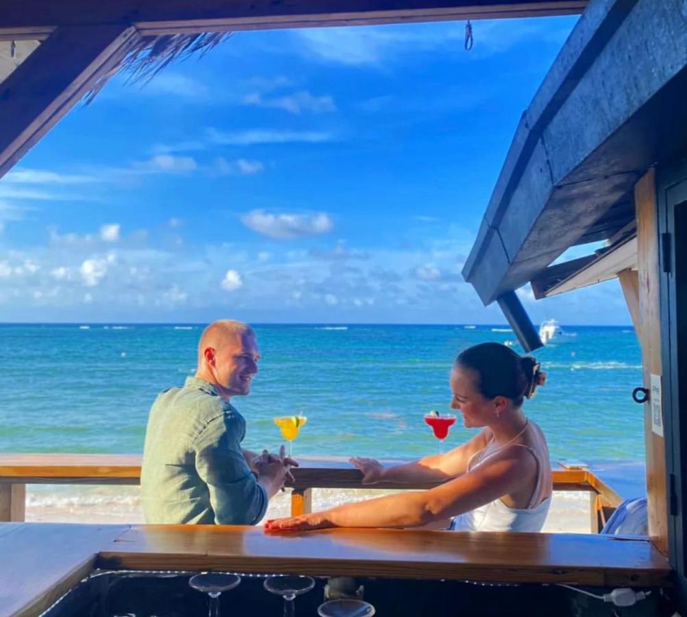 Los Corales Villas And Suites - Beach Club, Spa, Restaurants Punta Cana Bagian luar foto
