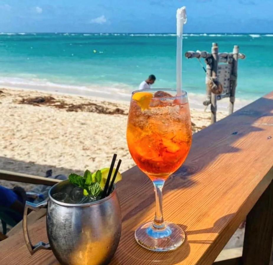 Los Corales Villas And Suites - Beach Club, Spa, Restaurants Punta Cana Bagian luar foto