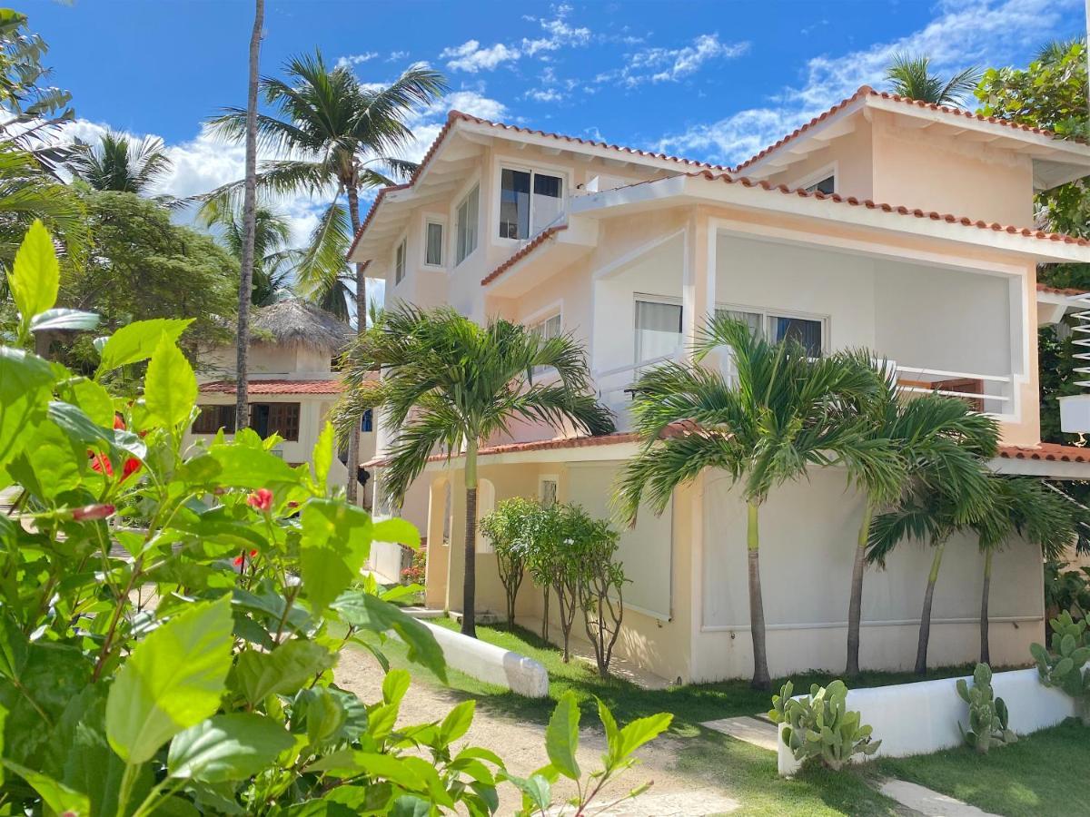 Los Corales Villas And Suites - Beach Club, Spa, Restaurants Punta Cana Bagian luar foto