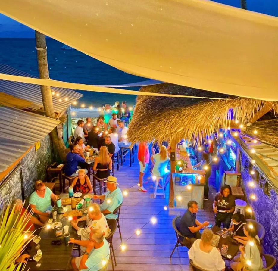 Los Corales Villas And Suites - Beach Club, Spa, Restaurants Punta Cana Bagian luar foto